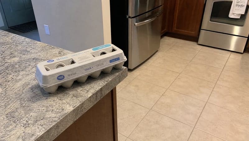 Reference photo before AI prank — Broken eggs
